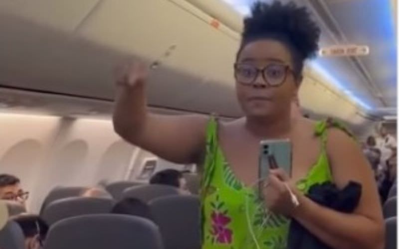 Vídeo: mulher negra é expulsa de voo e passageiros acusam a Gol de racismo
