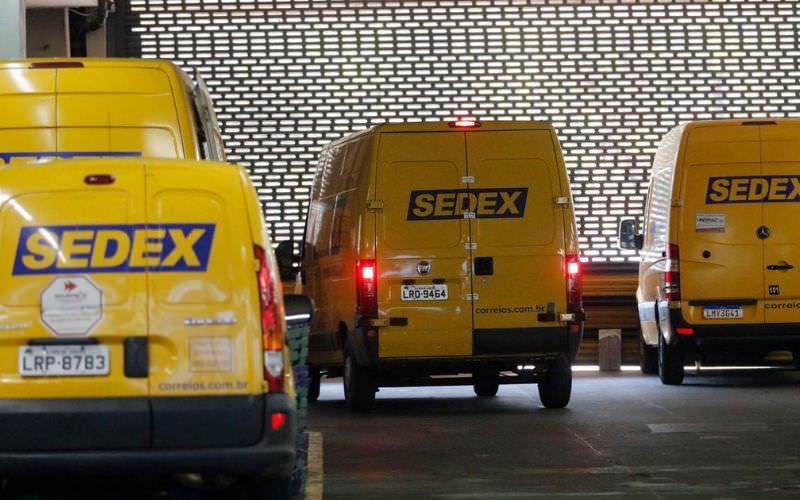 DESESTATIZACAO-CORREIOS-E-ESTATAIS