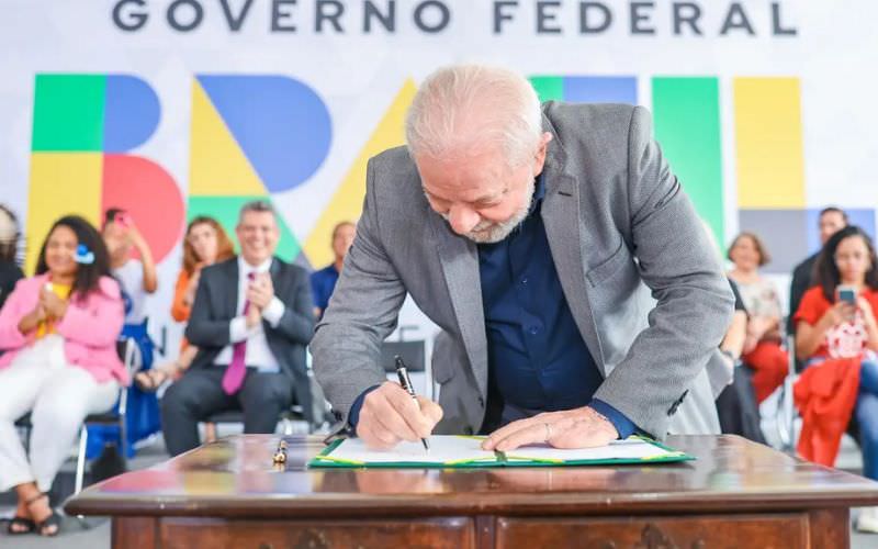 Presidente Lula assina decretos de homologação de terras indígenas (Foto: Ricardo Stuckert/PR)