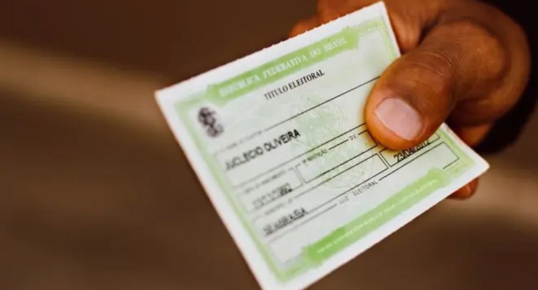 Eleitores em dívida com a Justiça Eleitoral podem emitir a Guia de Recolhimento da União (GRU) e pagar as multas devidas pela internet, sem que seja necessário ir ao cartório eleitoral