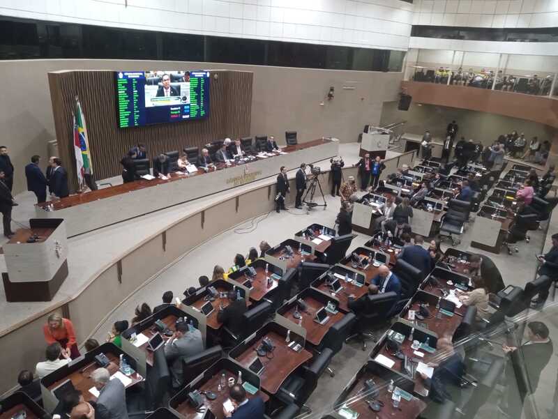 Vereadores aprovam lei que torna Manaus e Hebron 'cidades irmãs'