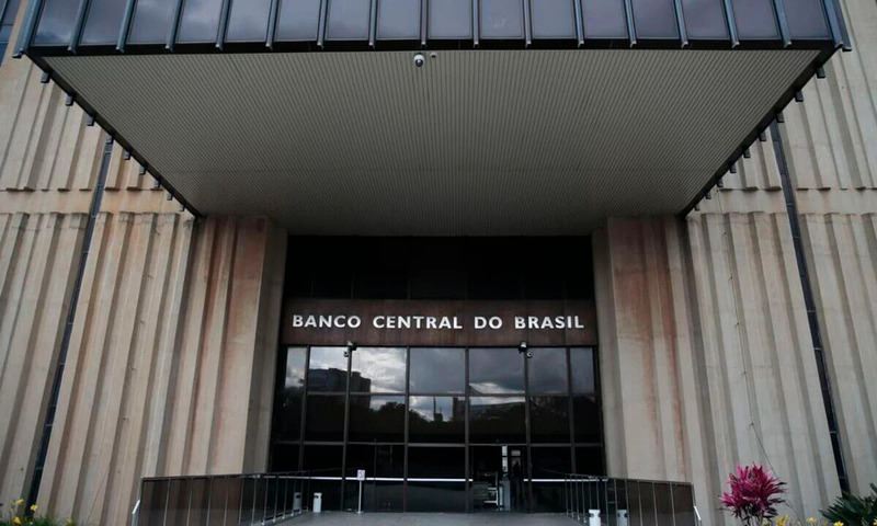 O Comitê de Política Monetária (Copom) manteve a taxa Selic, juros básicos da economia, em 13,75% ao ano
