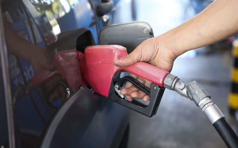 Diesel, gasolina e gás de cozinha mais baratos para o consumidor?
