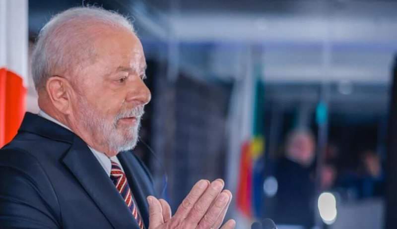 O presidente Luiz Inácio Lula da Silva (PT) disse neste domingo (21) que não se reuniu com o presidente da Ucrânia, Volodymyr Zelensky, porque o presidente ucraniano se atrasou para a reunião bilateral