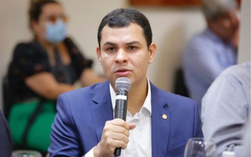 Sindicato do AM e FENAJ repudiam atitude de Saullo Vianna por bloquear jornalista do Portal AM1