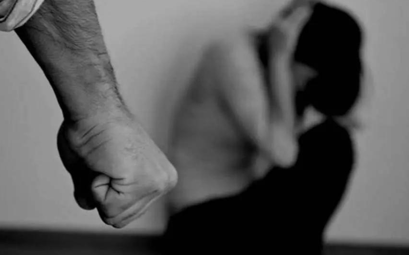 Jogador de futebol é preso após agredir a namorada em Manaus