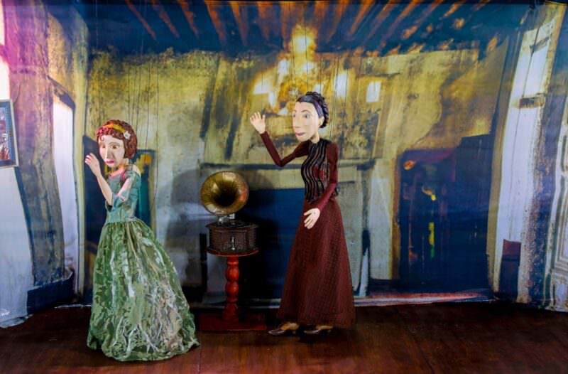 Ópera de marionetes ‘O Navio Fantasma’ é espetáculo no Teatro Amazonas
