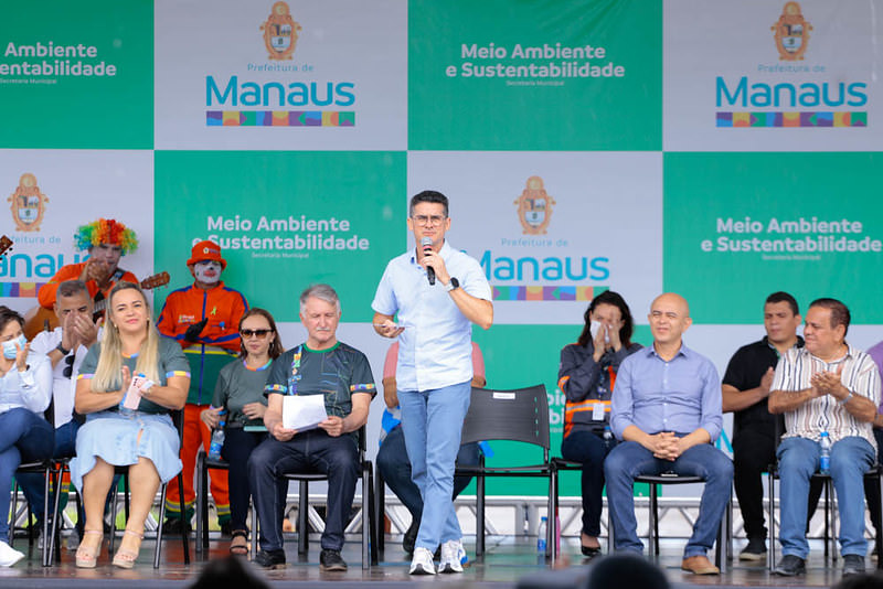 Manaus gastará mais de R$ 500 milhões para recolher lixo neste ano, diz prefeito