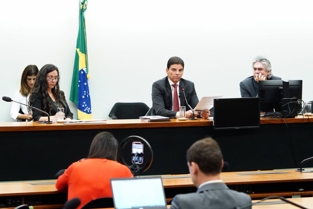 Parecer do arcabouço exige controle dos gastos do Governo Lula