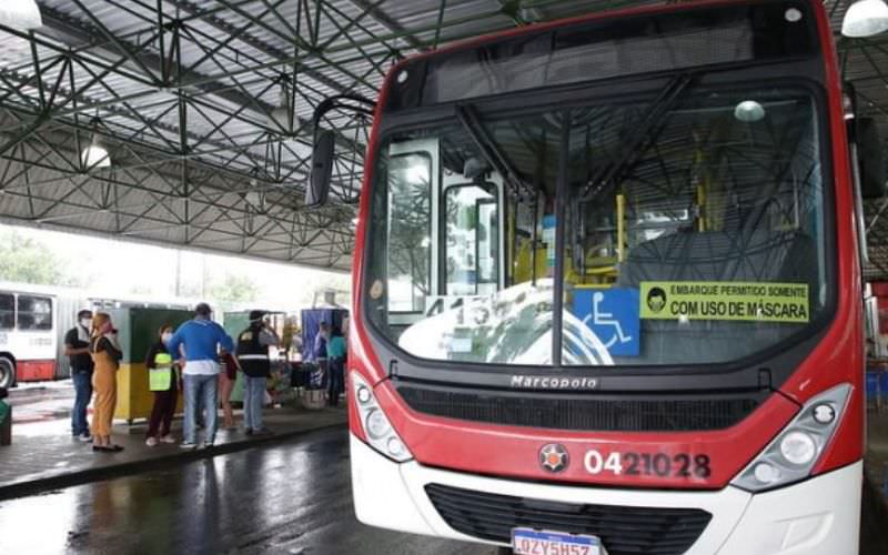 Sob pena de multa, Justiça determina 50% da frota de ônibus nas ruas de Manaus