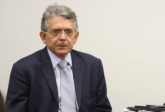 Destituído do cargo pela Justiça, Pauderney emite nota como presidente do UB
