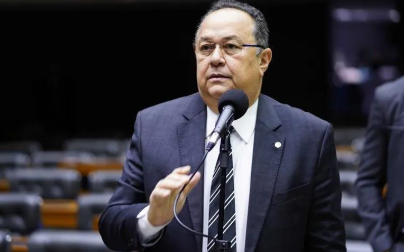 Partido comandado por Silas Câmara no AM é multado em R$ 168 mil