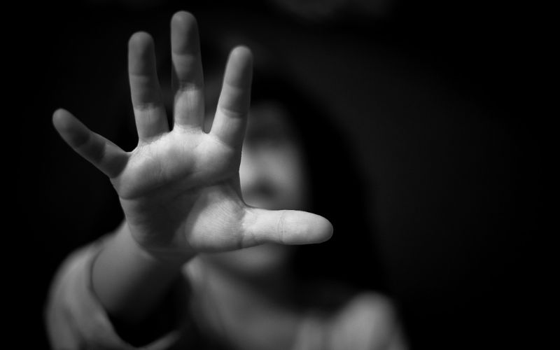 Abuso na infância pode gerar traumas na vida adulta, diz psicóloga