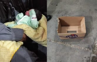 Com moto em pane, mulher encontra bebê em terreno baldio