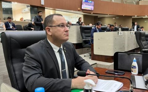 PL de Raiff Matos contra erotização infantil avança na CMM