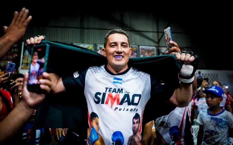 Fora da Prefeitura de Borba, Simão Peixoto tem bens bloqueados