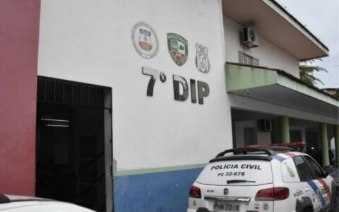 Reféns em casa: assaltantes levam R$ 300 mil e 60 armas em Manaus