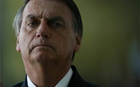 Julgamento que pode deixar Bolsonaro inelegível retoma nesta terça-feira