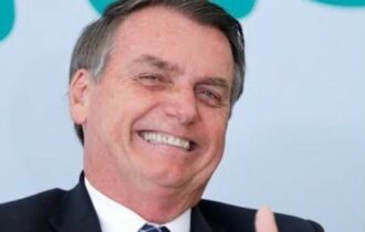 'Sou o ex mais amado do Brasil!', diz Bolsonaro ao ser aclamado por multidão