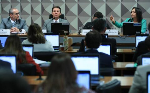 Relatora da CPMI rebate versão de coronel sobre mensagens a Mauro Cid