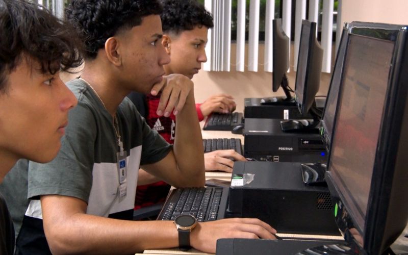 Escola da CMM abre vagas para Informática Básica e Avançada