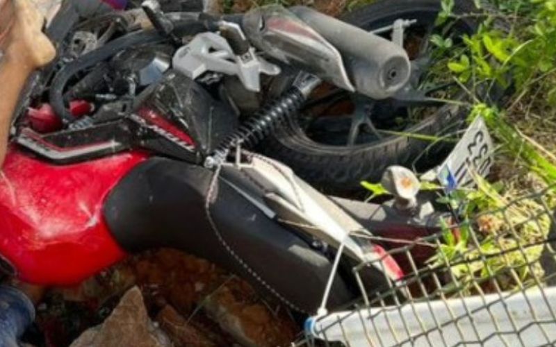 Motociclista morre ao bater em estrutura de concreto na Avenida do Turismo