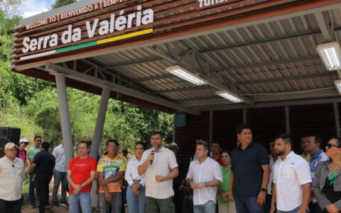 Em Parintins, Wilson entrega Serra da Valéria como novo atrativo turístico