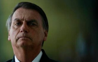 Bolsonaro pede desculpas por afirmar que vacina contém óxido de grafeno