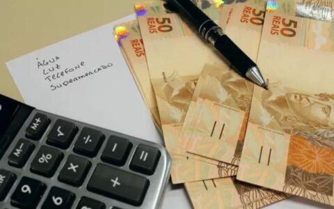 Brasileiros endividados podem renegociar dívidas de R$ 5 mil