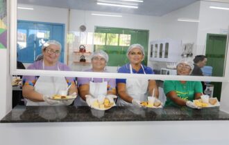 Cozinha comunitária é revitalizada para combater a fome em Manaus