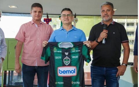 David anuncia investimento de R$ 2 milhões para clubes de futebol do AM
