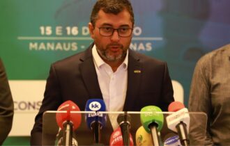 O governador realizou a abertura da Consad e deu algumas declarações (Foto: Del Lima/Portal AM1)