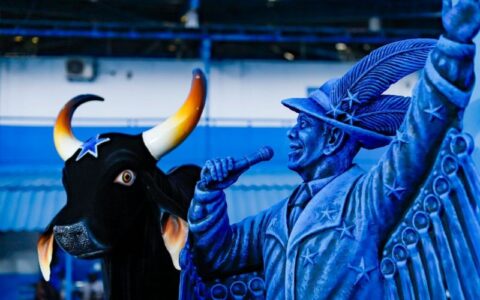 Caprichoso homenageia Arlindo Jr. com uma estátua no Curral Zeca Xibelão