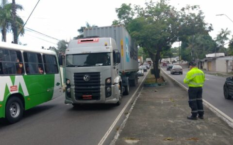 Fiscalização de veículos em Manaus