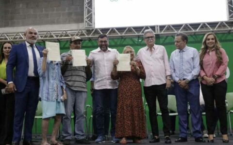 Wilson inicia regularização fundiária de mais 1,5 mil habitações