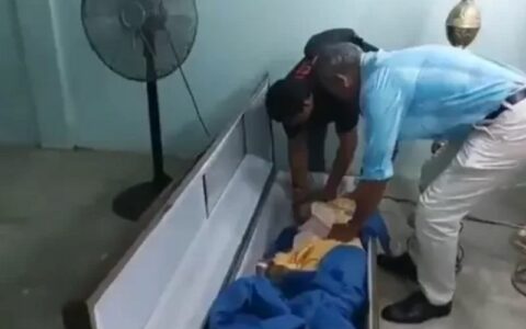 Vídeo: idosa dada como morta acorda durante o próprio velório