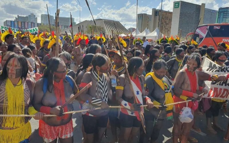Indígenas mantêm a mobilização após nova paralisação de julgamento no STF