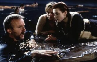 James Cameron diz estar chocado com semelhanças do Titan com Titanic