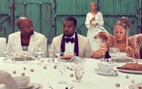 Kayne West gera polêmica ao usar mulheres como ‘bandejas humanas’ em festa de aniversário