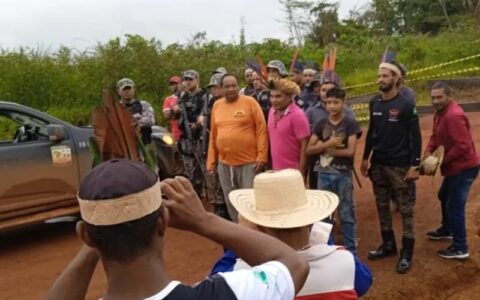Manifestantes liberam rodovia que liga o Amazonas ao Acre