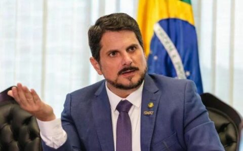 Marcos Do Val passa mal no Senado
