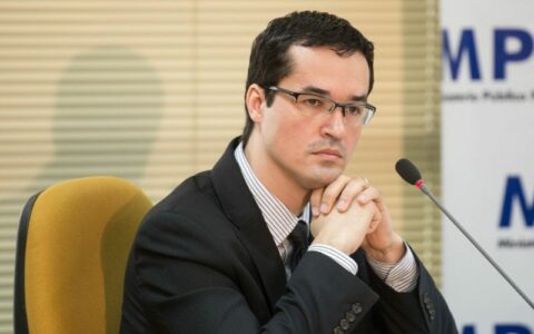 Mensagens mostram Dallagnol negociando dinheiro da Lava Jato