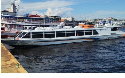 Viagem de barco para Parintins