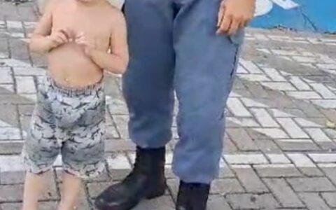 Criança é encontrada perambulando de madrugada em Manaus