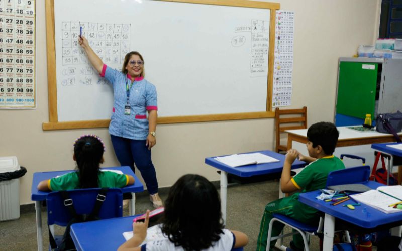 Conselho nacional amplia prazo para ajuste na formação de professores