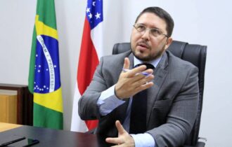 TCE-AM arquiva representação de Wilker Barreto contra Carlos Almeida