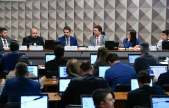 Envolvidos em ataque à bomba também tentaram invadir PF, diz polícia
