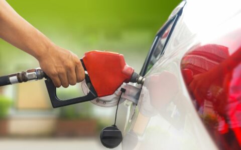 Petrobras reduz preço da gasolina e gás de cozinha nas refinarias