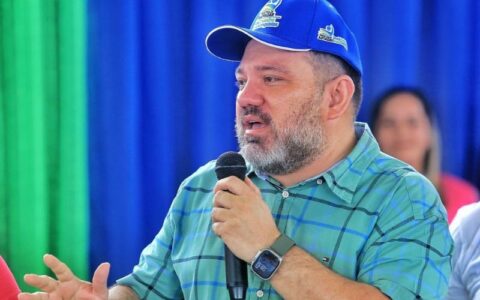 Prefeito de Autazes é vaiado durante evento em praça pública; veja vídeo