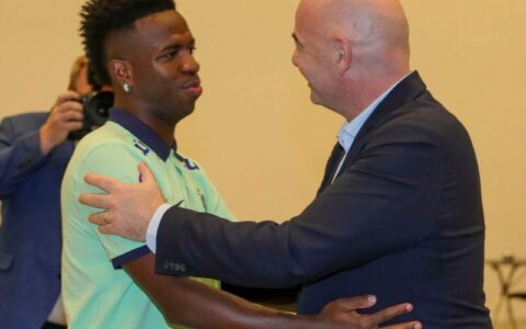 Vini Jr. comandará novo comitê antirracismo da Fifa, afirma Infantino
